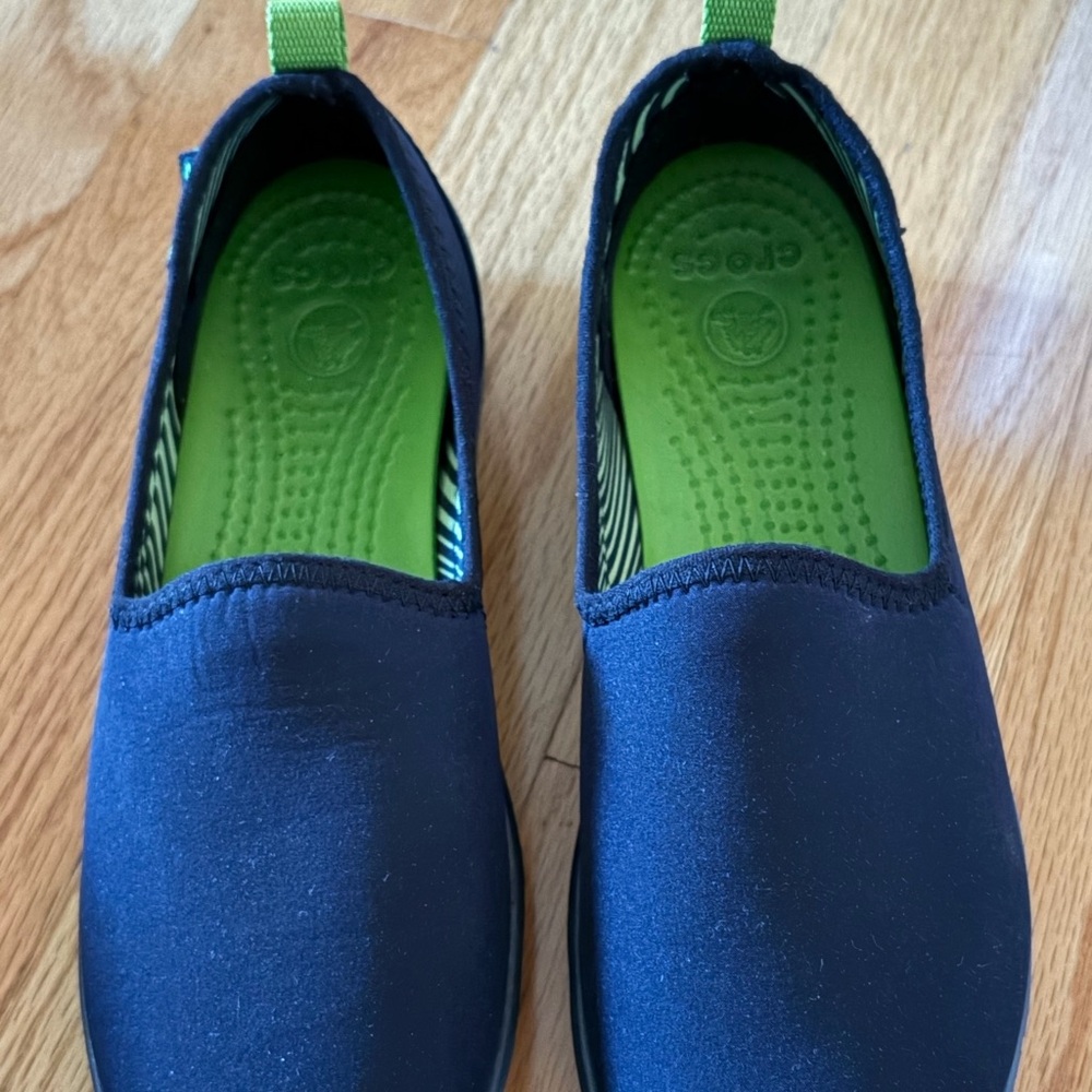 CROCS Navy Slip-On Flats with Lime Green Insoles